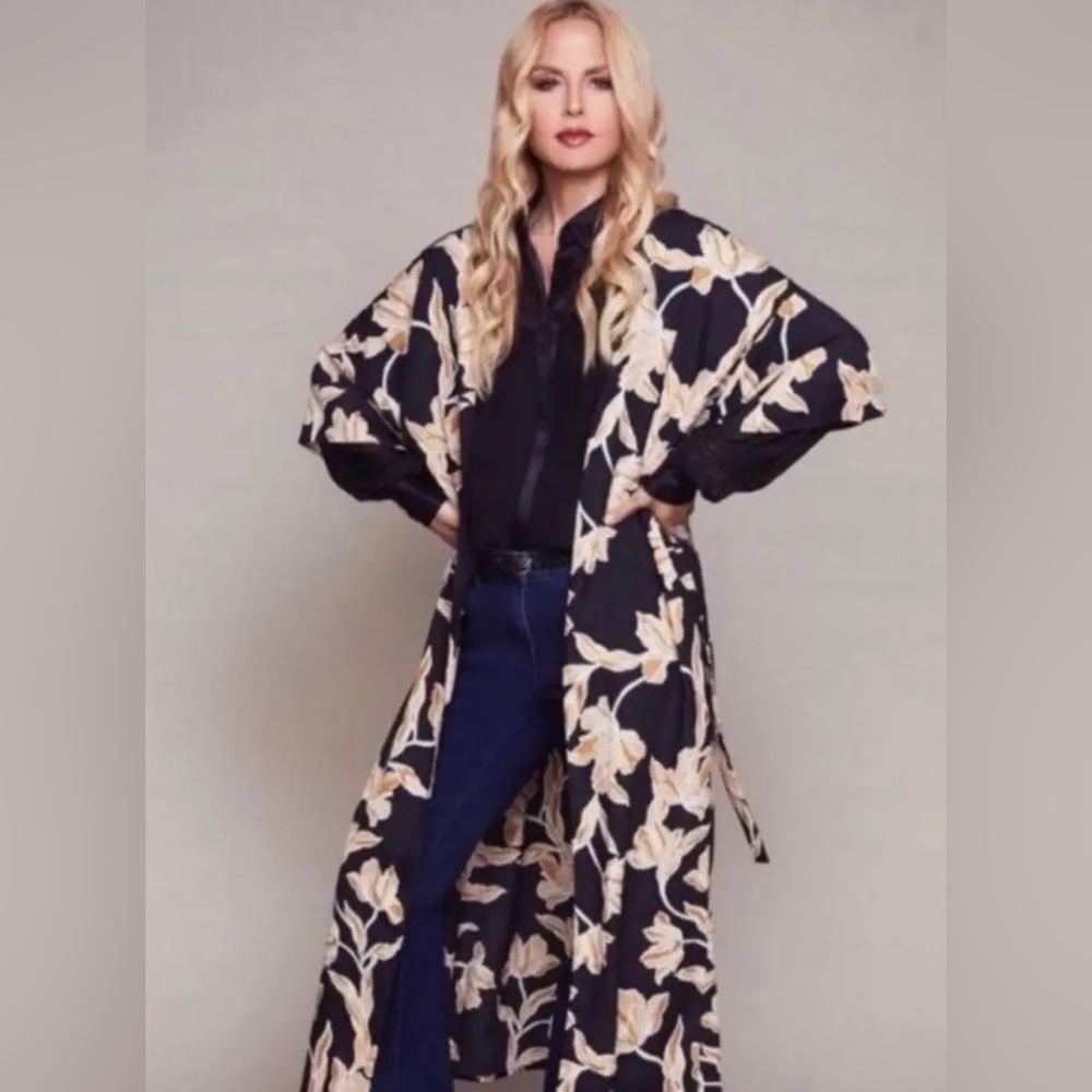 Maison du Soir Floral Kimono Robe